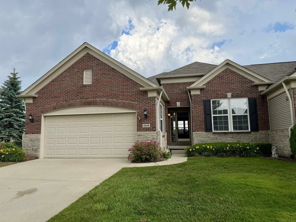 49626 Wayburn Drive Macomb Township MI 48042