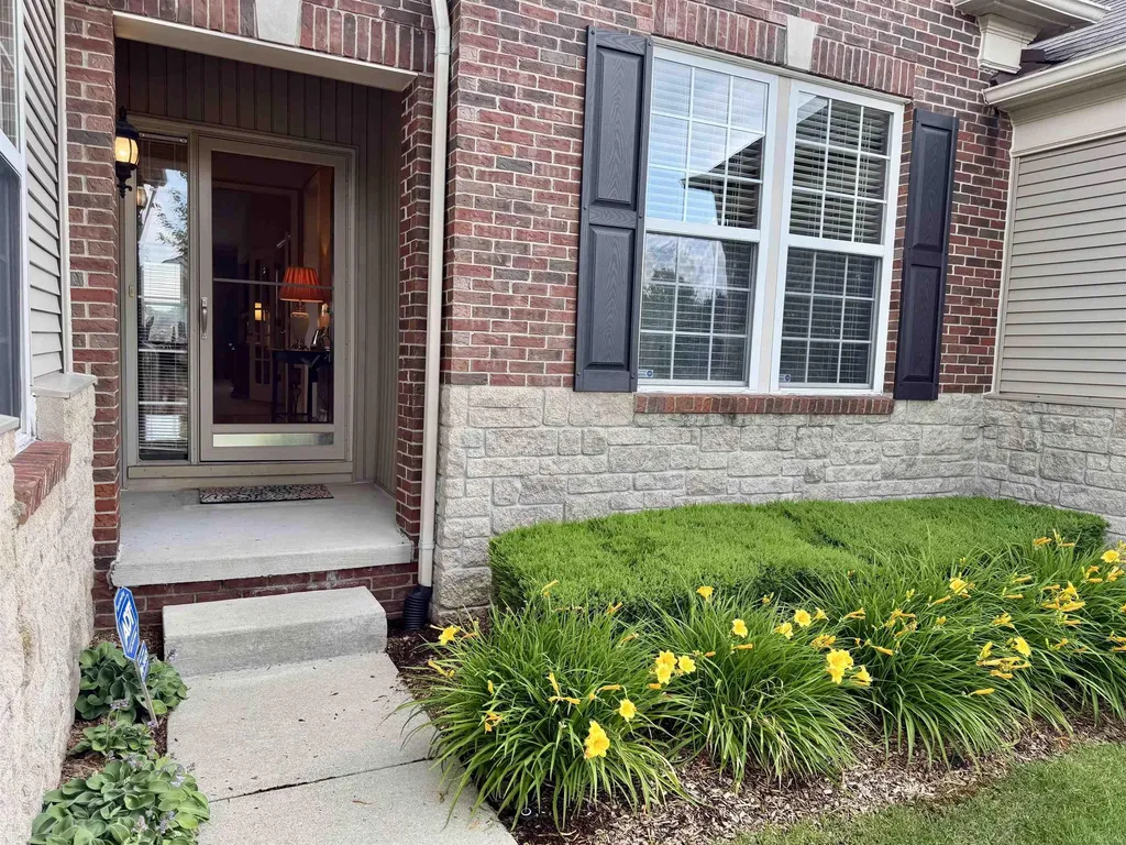 49626 Wayburn Drive Macomb Township MI 48042