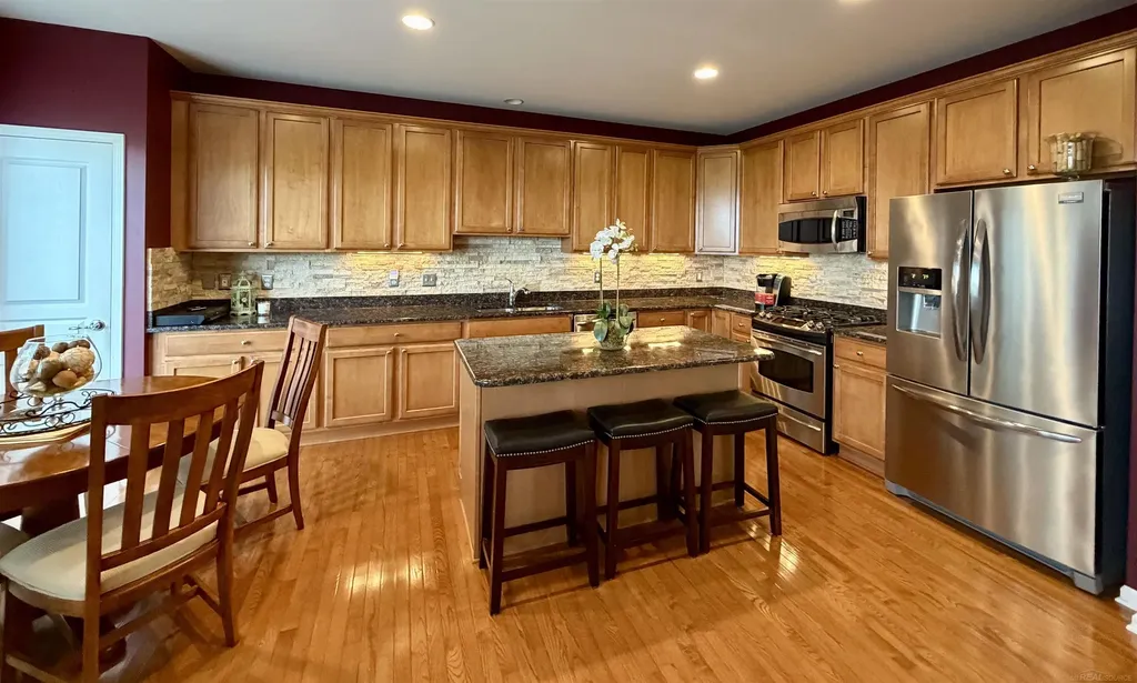 49626 Wayburn Drive Macomb Township MI 48042