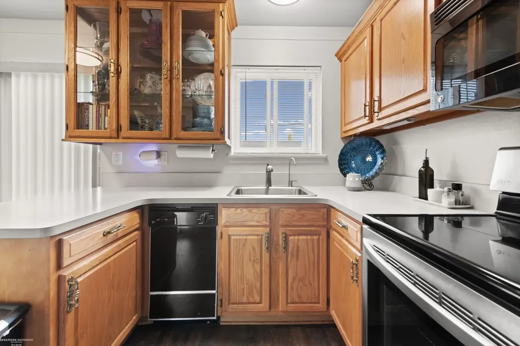 27932 Eastwick Square Road Roseville City MI 48066