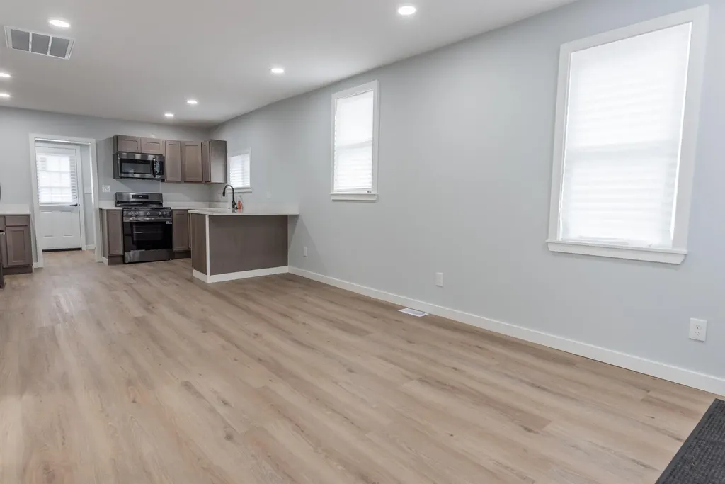 20925 Ridgemont Road Harper Woods City MI 48225