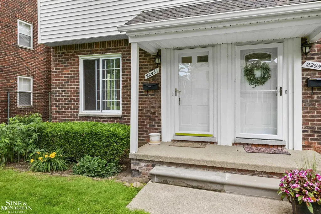 22951 Lee Court St. Clair Shores City MI 48080