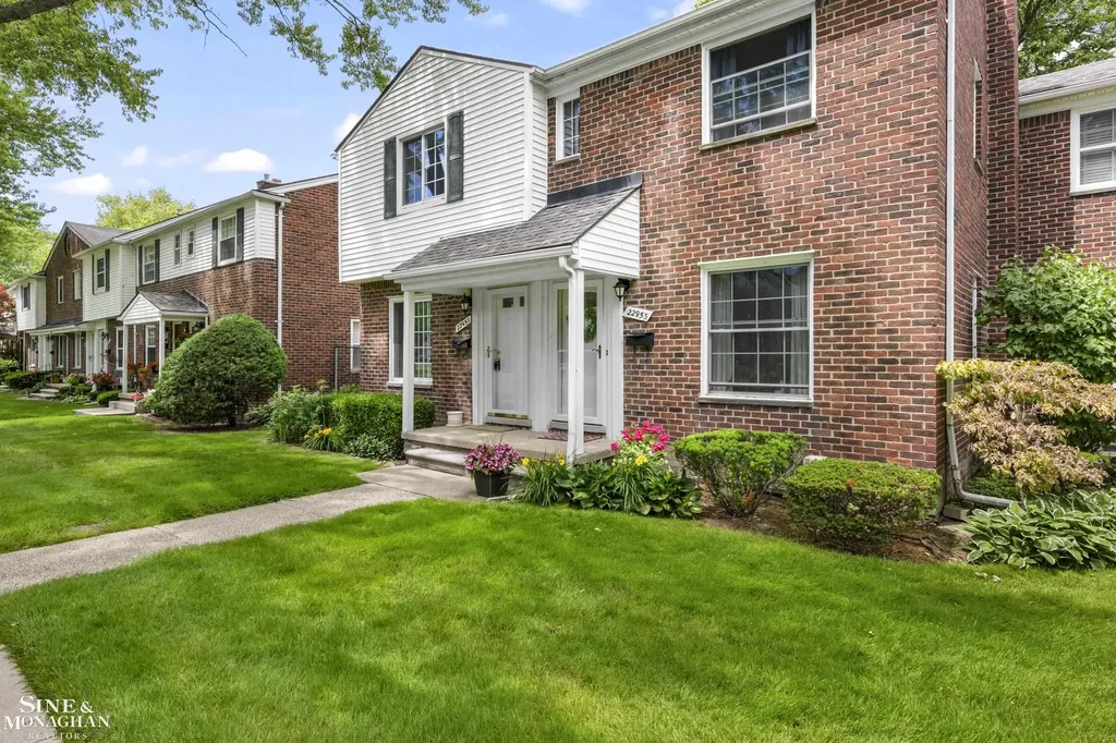 22951 Lee Court St. Clair Shores City MI 48080