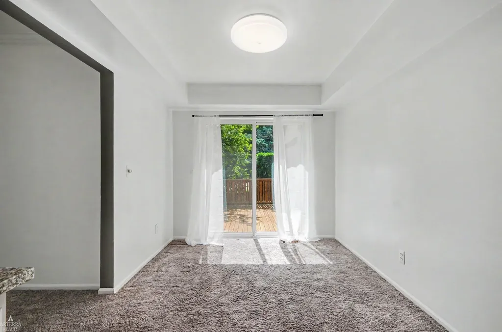 32 Meadow Wood Drive Rochester Hills City MI 48307