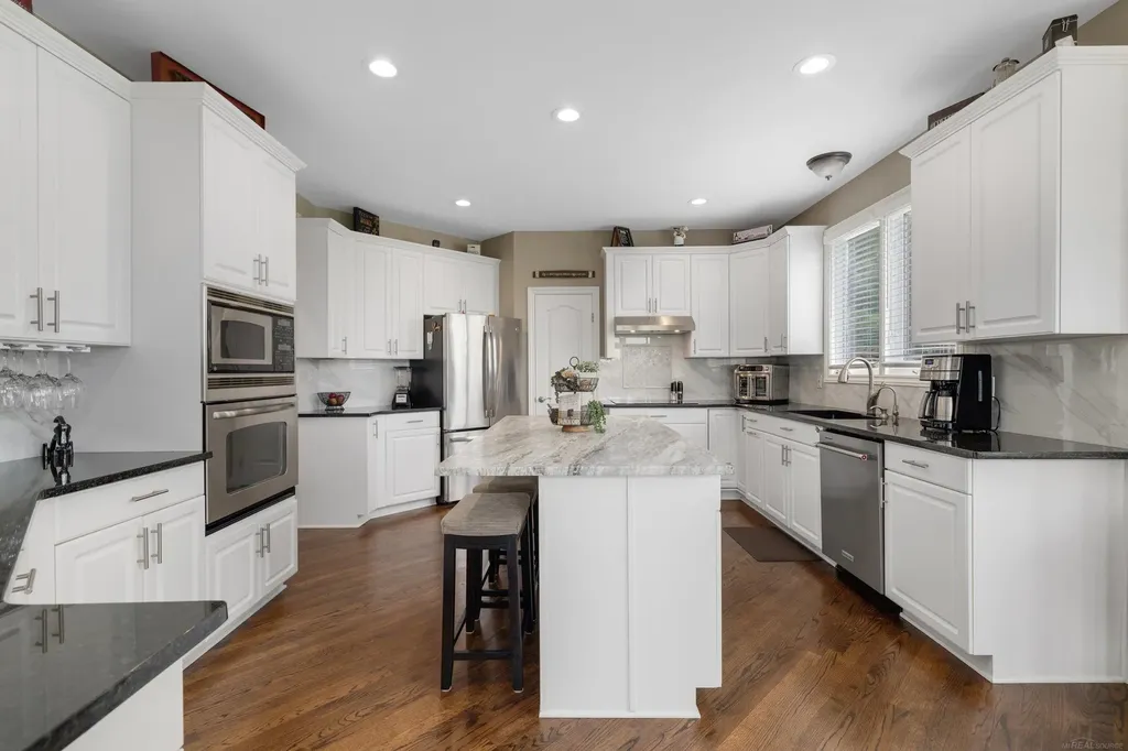 68223 Hillside Lane Washington Township MI 48095