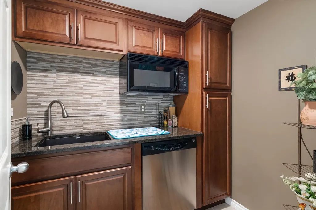 68223 Hillside Lane Washington Township MI 48095
