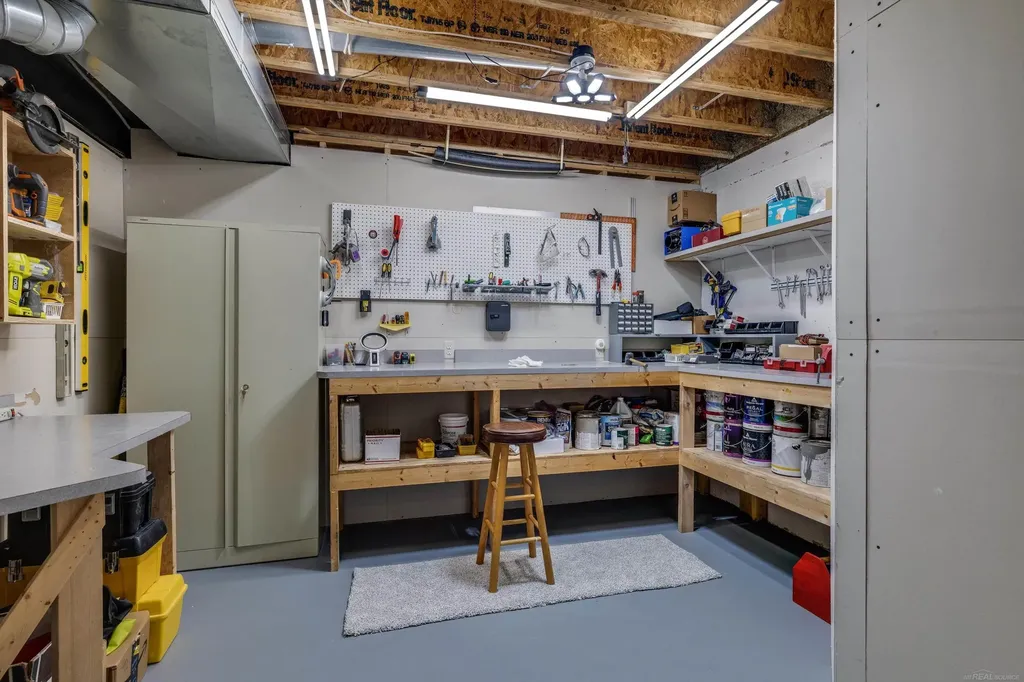 68223 Hillside Lane Washington Township MI 48095