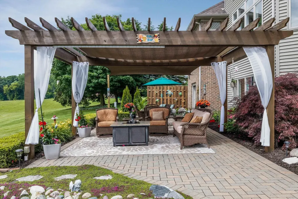68223 Hillside Lane Washington Township MI 48095