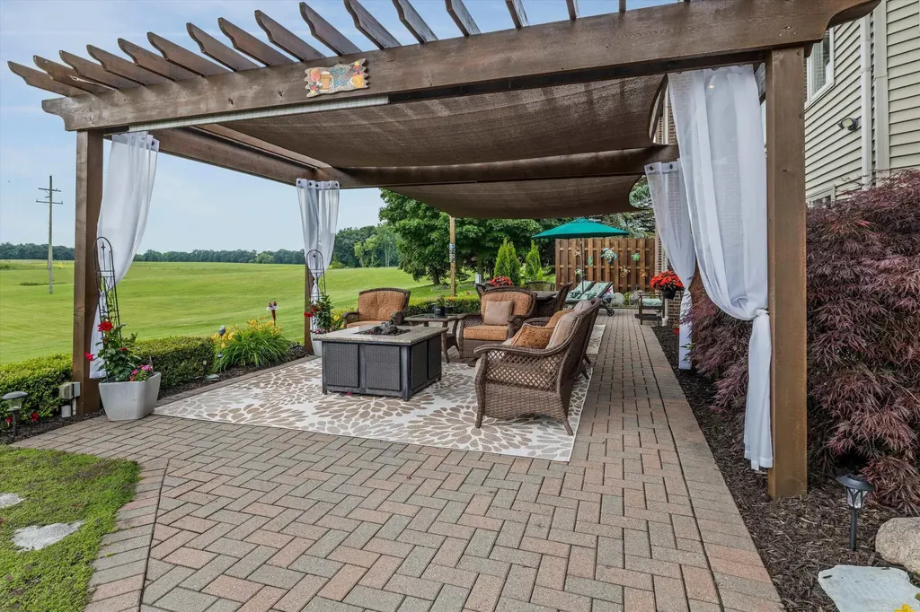 68223 Hillside Lane Washington Township MI 48095