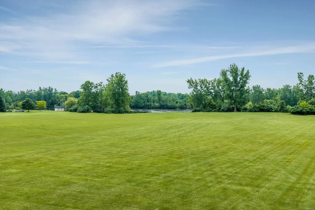 68223 Hillside Lane Washington Township MI 48095