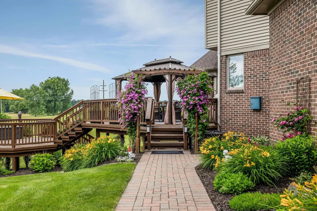 68223 Hillside Lane Washington Township MI 48095