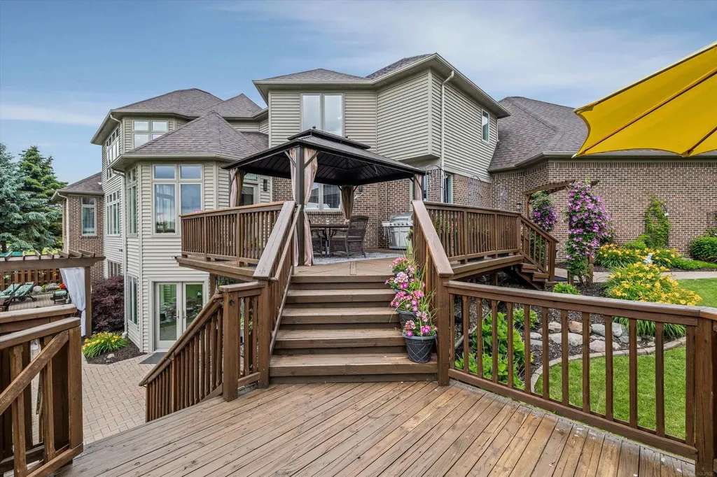 68223 Hillside Lane Washington Township MI 48095