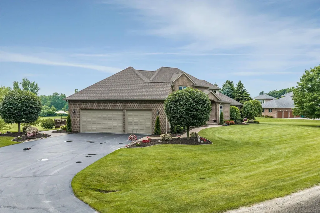 68223 Hillside Lane Washington Township MI 48095