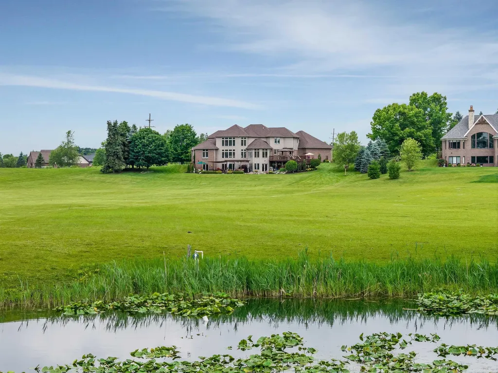 68223 Hillside Lane Washington Township MI 48095