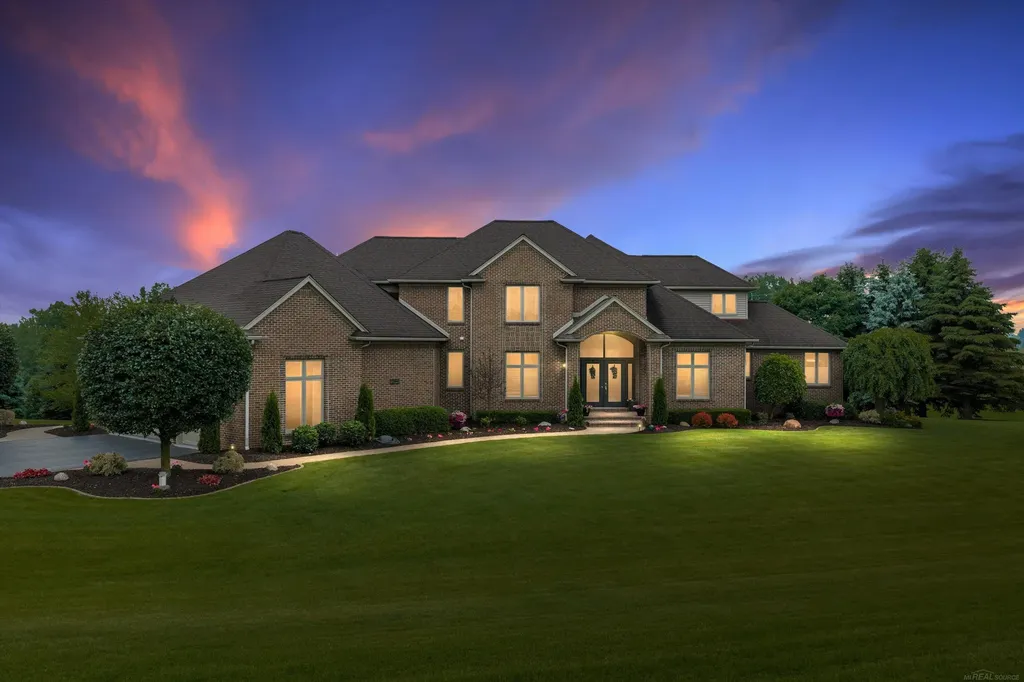 68223 Hillside Lane Washington Township MI 48095