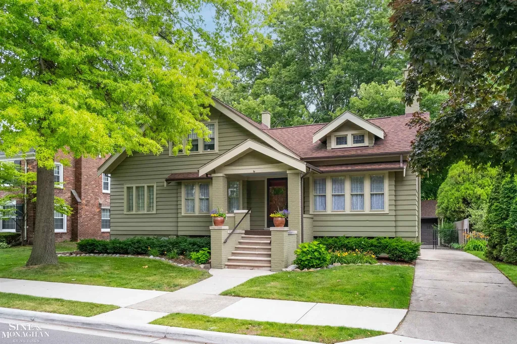 794 Loraine Street Grosse Pointe City MI 48230