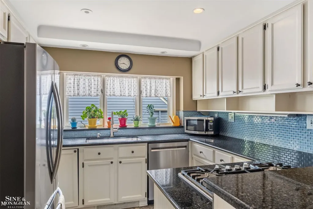 794 Loraine Street Grosse Pointe City MI 48230
