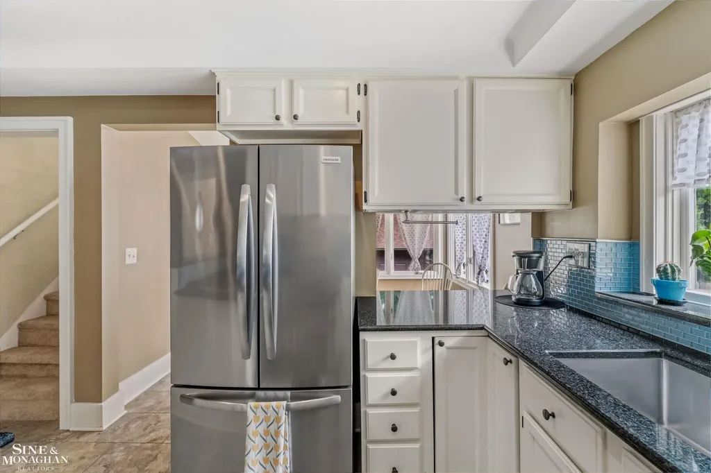 794 Loraine Street Grosse Pointe City MI 48230