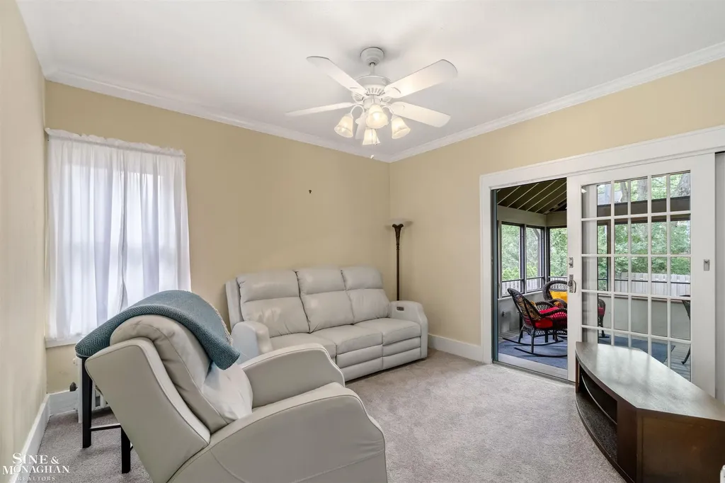 794 Loraine Street Grosse Pointe City MI 48230