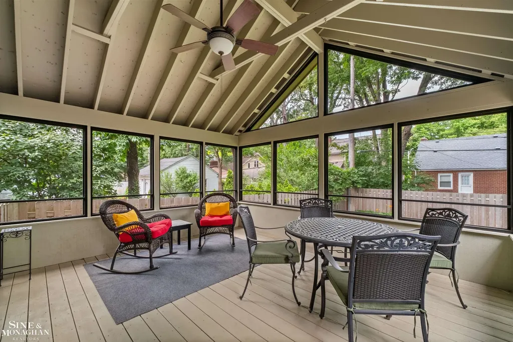 794 Loraine Street Grosse Pointe City MI 48230