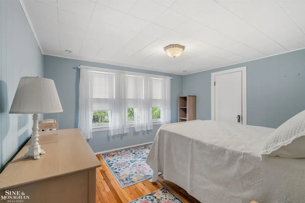 794 Loraine Street Grosse Pointe City MI 48230