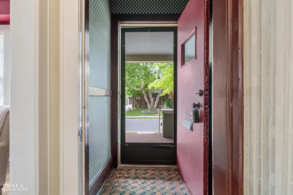 794 Loraine Street Grosse Pointe City MI 48230