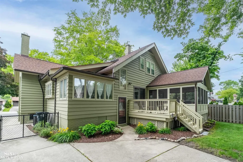 794 Loraine Street Grosse Pointe City MI 48230