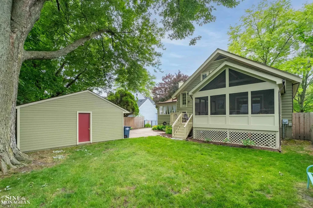 794 Loraine Street Grosse Pointe City MI 48230