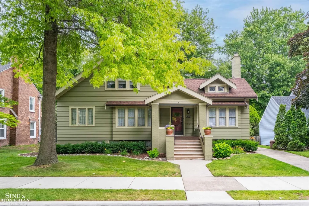 794 Loraine Street Grosse Pointe City MI 48230