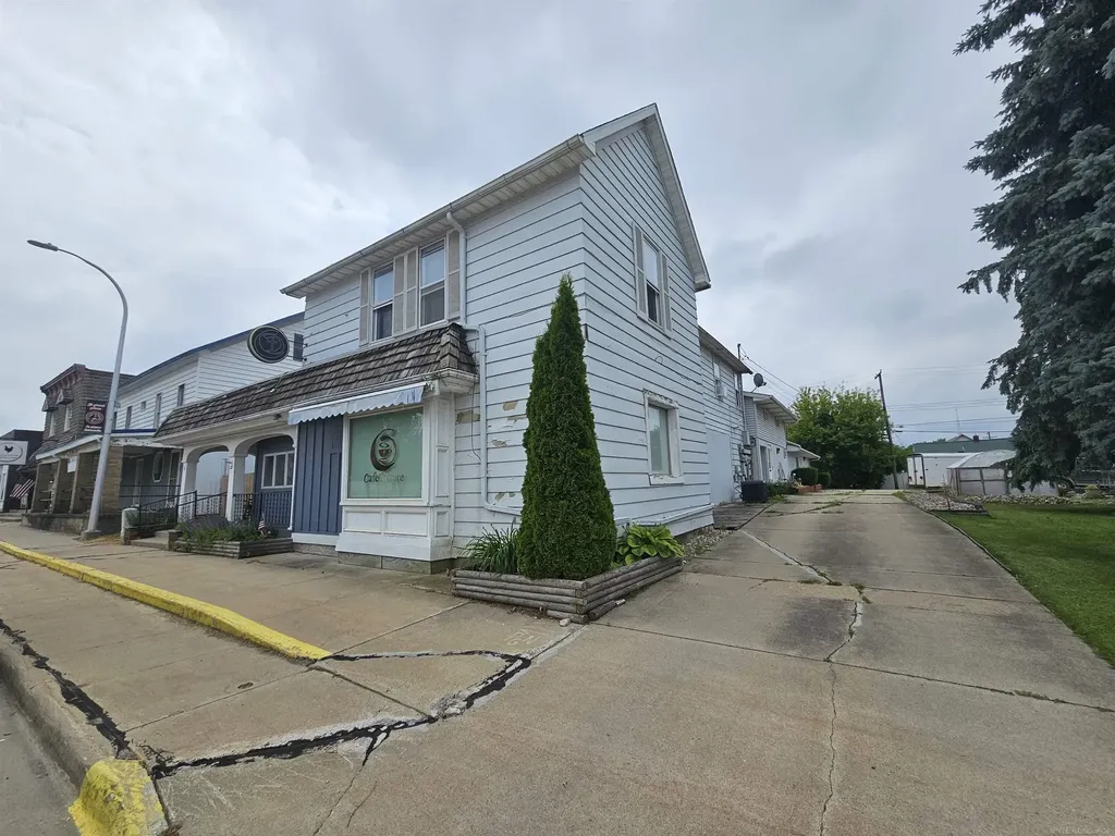 29 W Lapeer Street Peck Village MI 48466