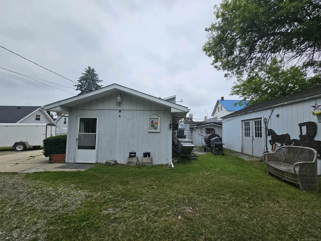 29 W Lapeer Street Peck Village MI 48466