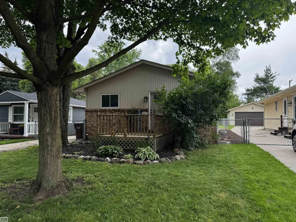 47473 Greenview Road Utica City MI 48317