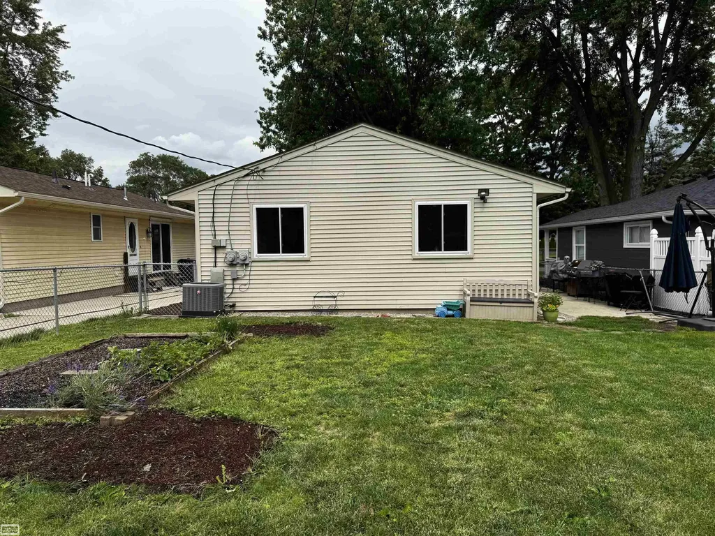 47473 Greenview Road Utica City MI 48317