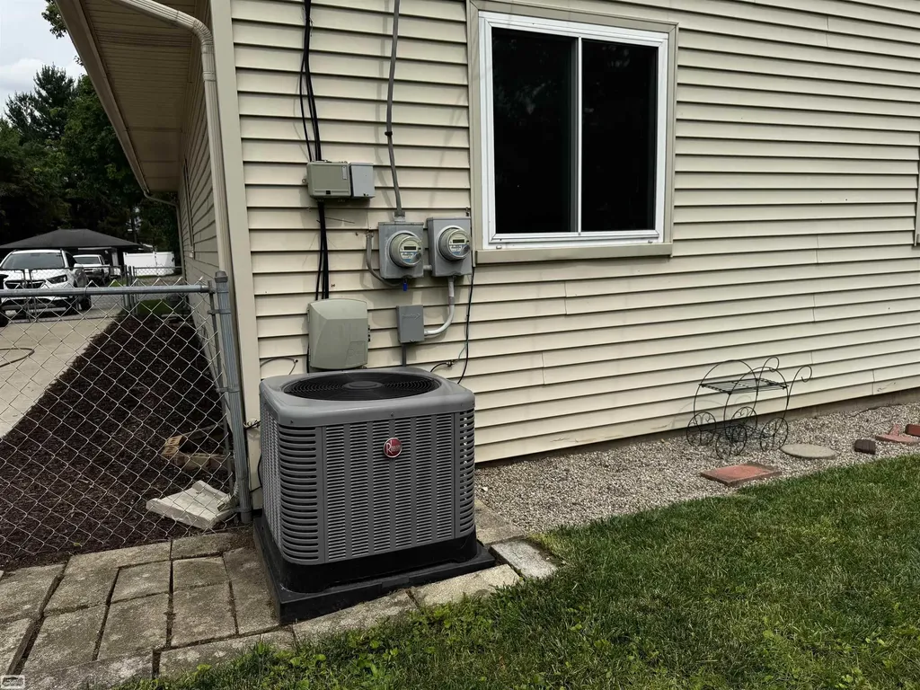 47473 Greenview Road Utica City MI 48317
