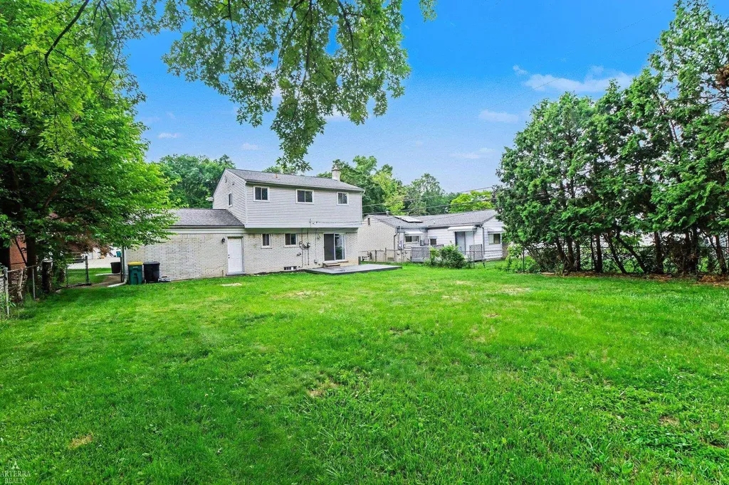 23425 Barfield Street Farmington Hills City MI 48336