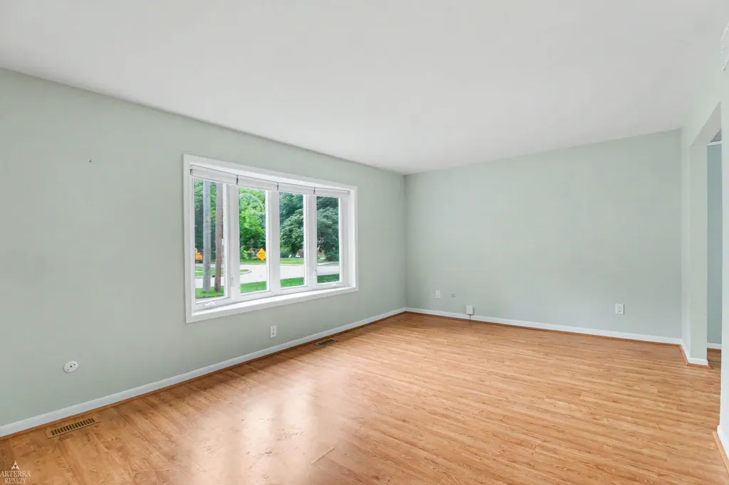 23425 Barfield Street Farmington Hills City MI 48336