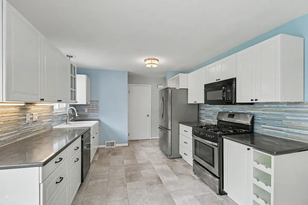 23425 Barfield Street Farmington Hills City MI 48336