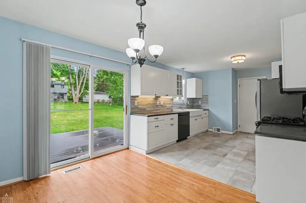 23425 Barfield Street Farmington Hills City MI 48336