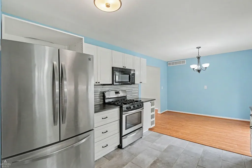 23425 Barfield Street Farmington Hills City MI 48336