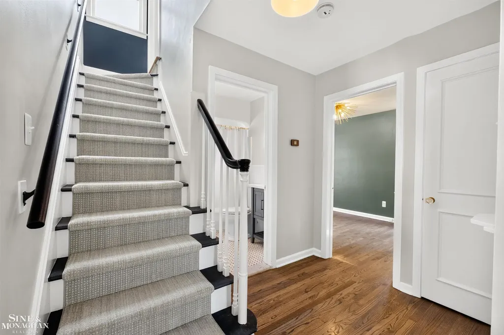 1776 Hampton Road Grosse Pointe Woods City MI 48236
