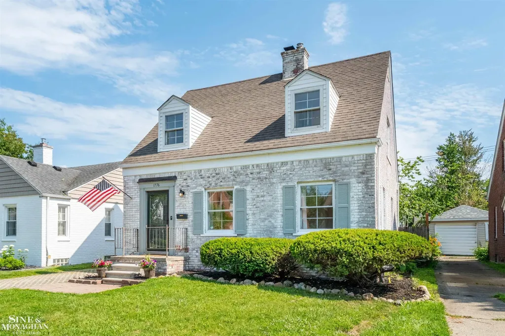 1776 Hampton Road Grosse Pointe Woods City MI 48236