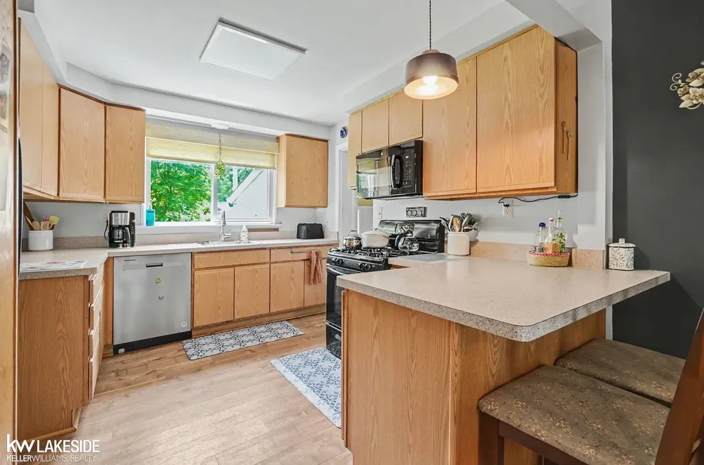 21806 Harper Lake Avenue St. Clair Shores City MI 48080