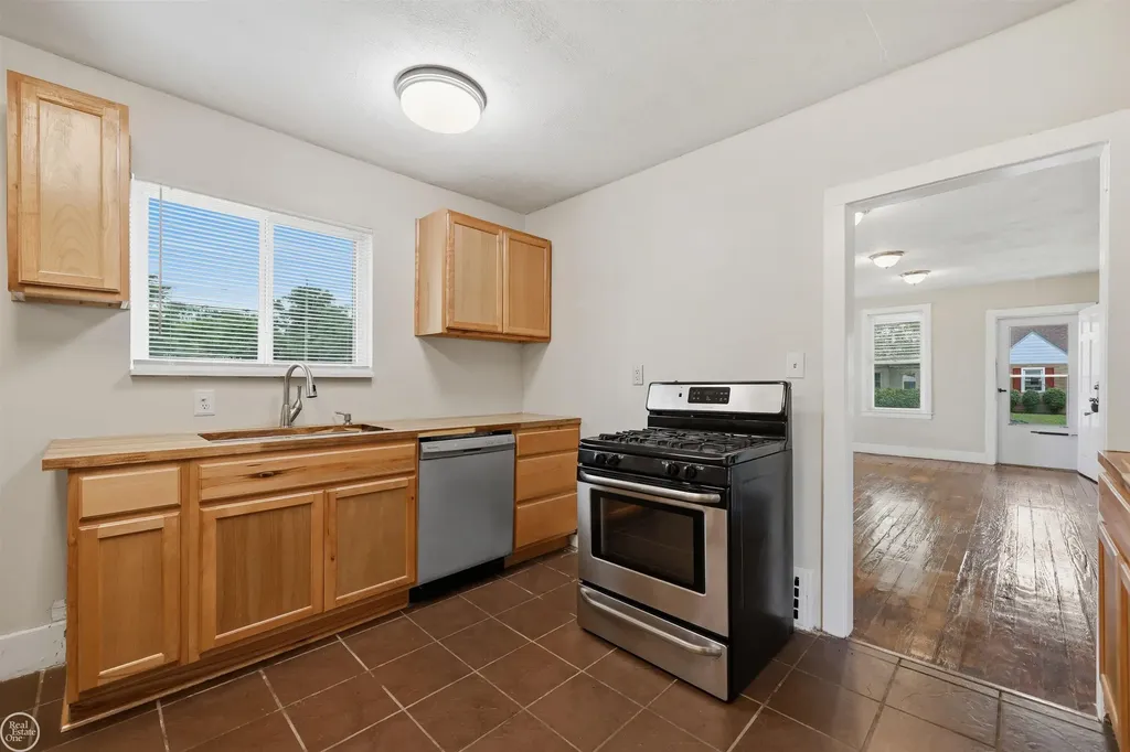 434 Camden Street Ferndale City MI 48220