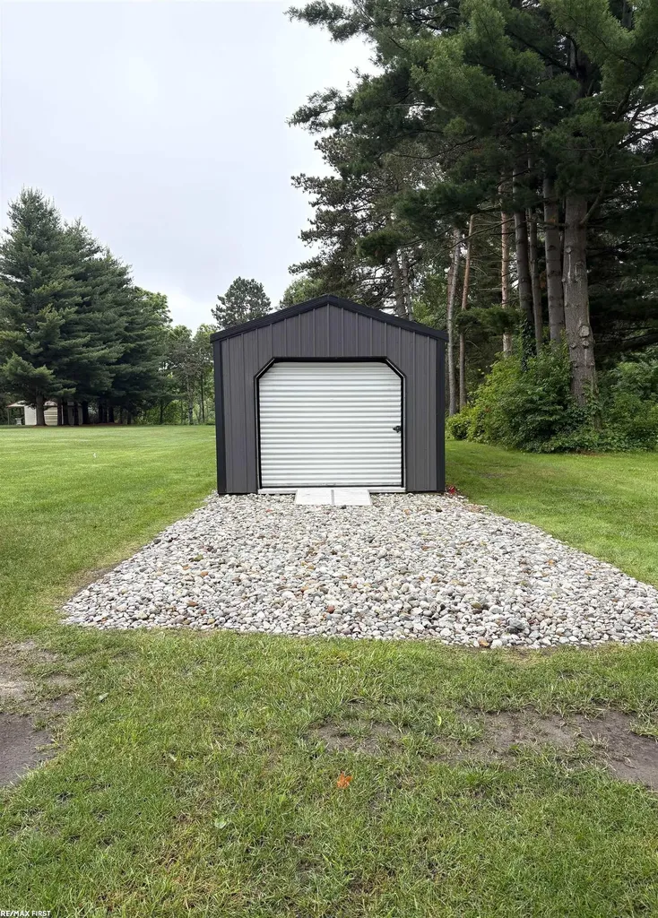 2835 W Water Street Port Huron Charter Township MI 48060