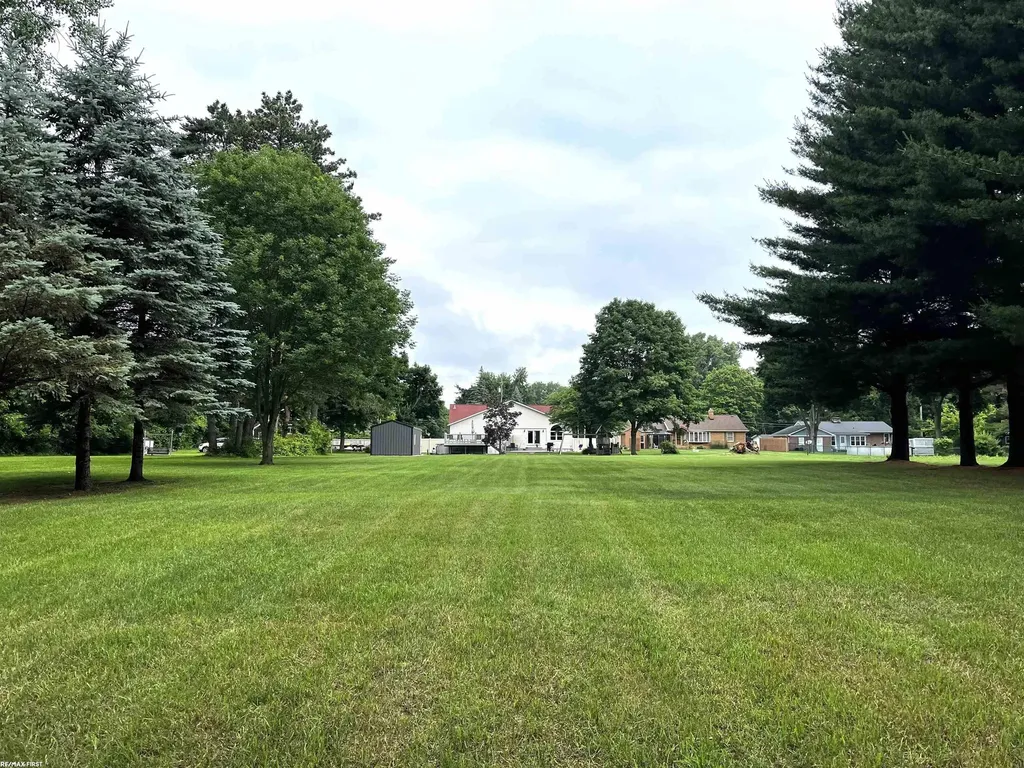 2835 W Water Street Port Huron Charter Township MI 48060