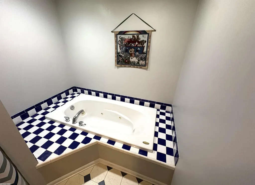2835 W Water Street Port Huron Charter Township MI 48060