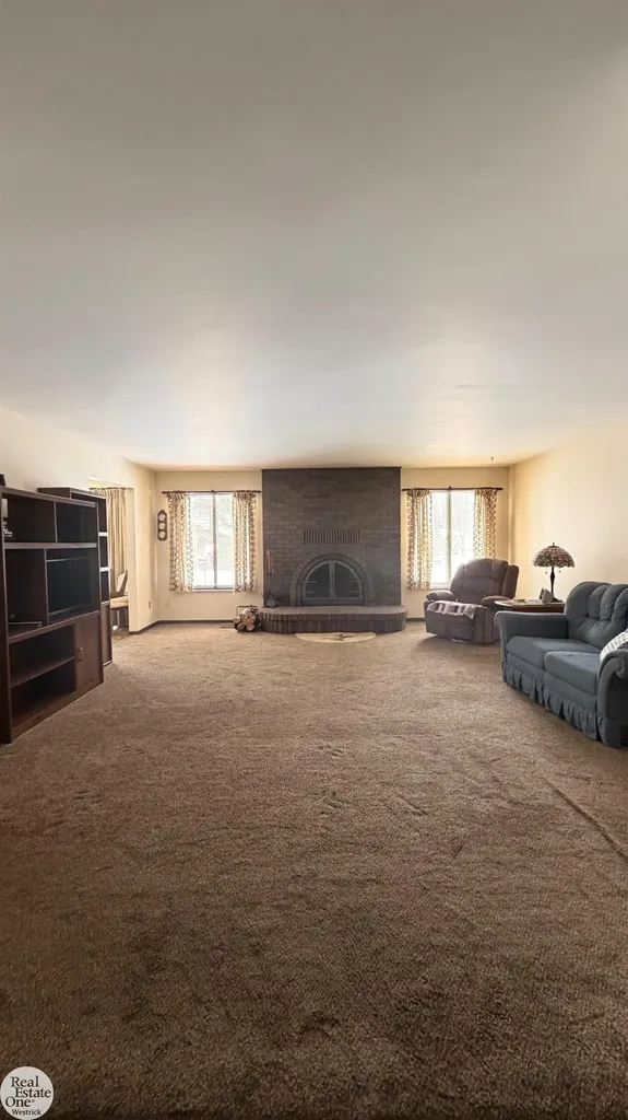 5374 Pointe Drive East China Township MI 48054