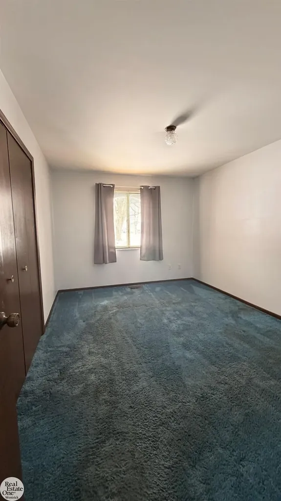 5374 Pointe Drive East China Township MI 48054