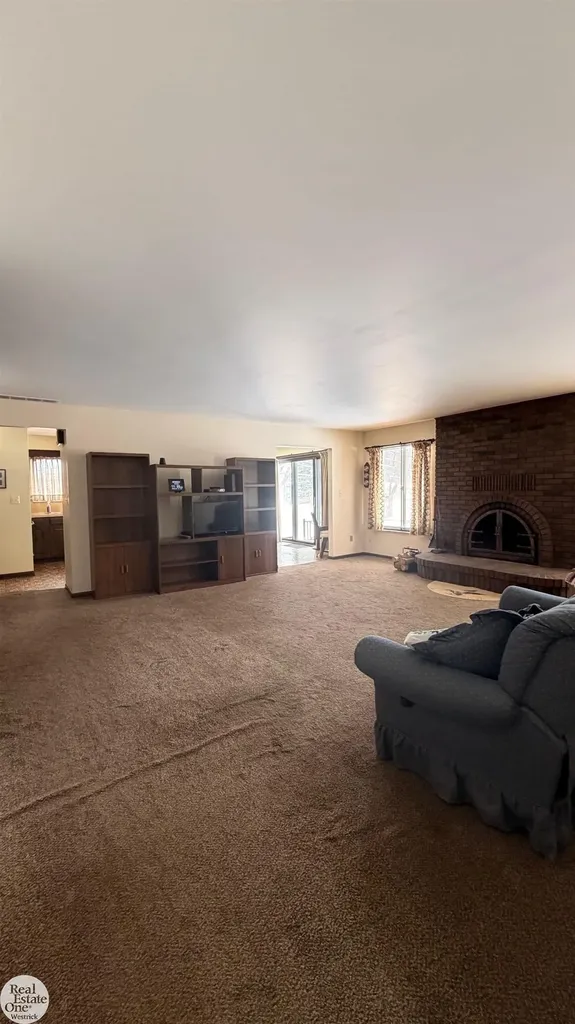 5374 Pointe Drive East China Township MI 48054