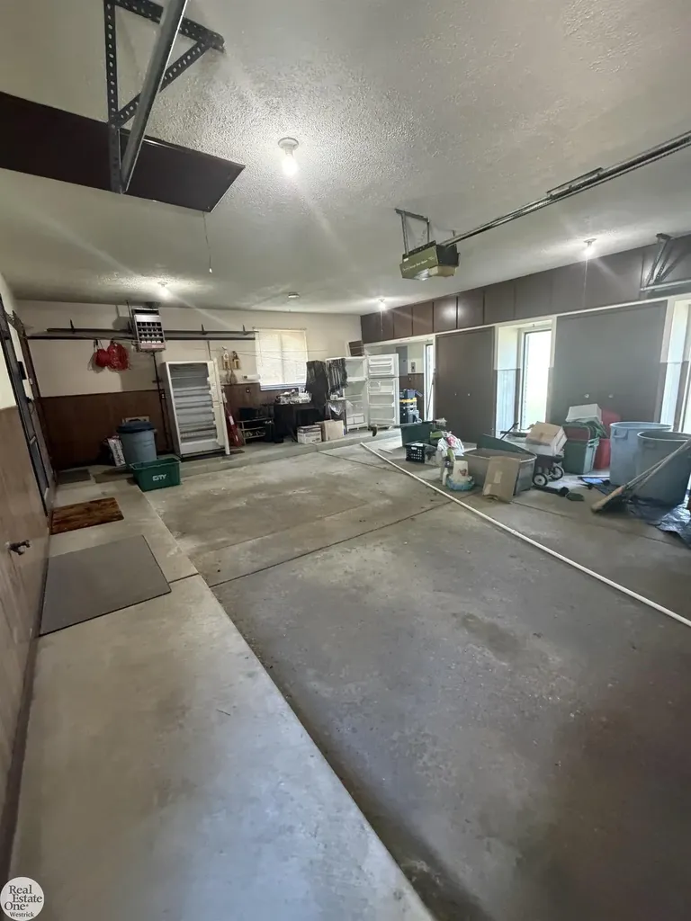 5374 Pointe Drive East China Township MI 48054
